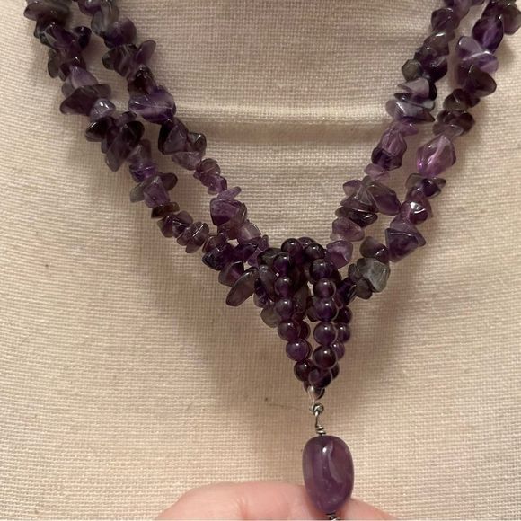 Amethyst chip necklace w/pendant - Picture 3 of 12